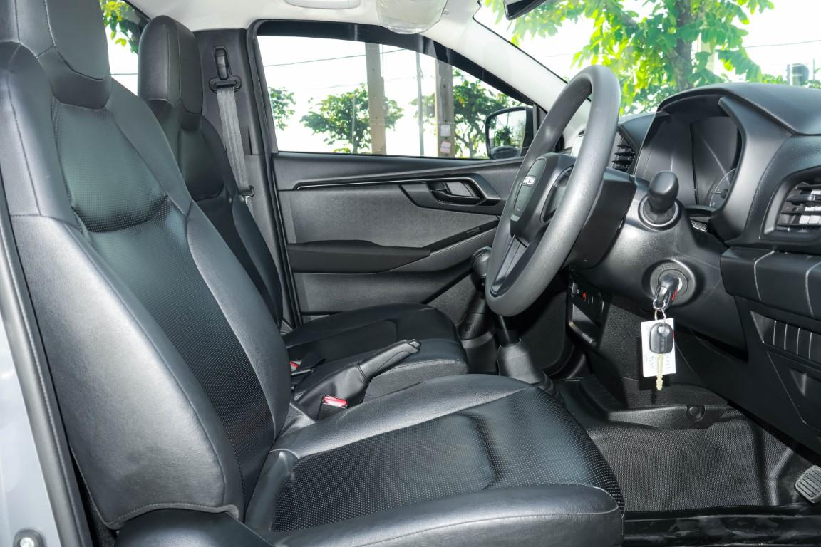 Isuzu Dmax Spark 3.0 S M/T 2023 *LK0596*